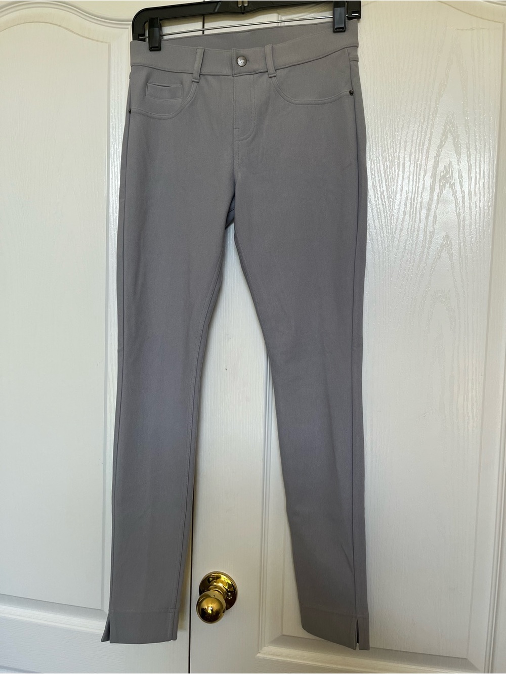 HUE Slim Straight Light Gray women size small